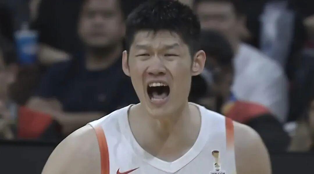 开云体育在线-半场结束，中国男篮暂时落后